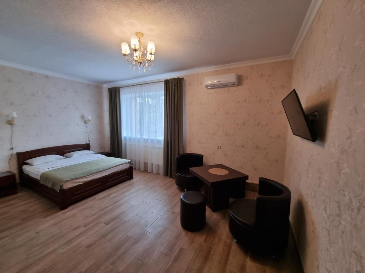 Ник Аэро Hotell Kharkiv Eksteriør bilde