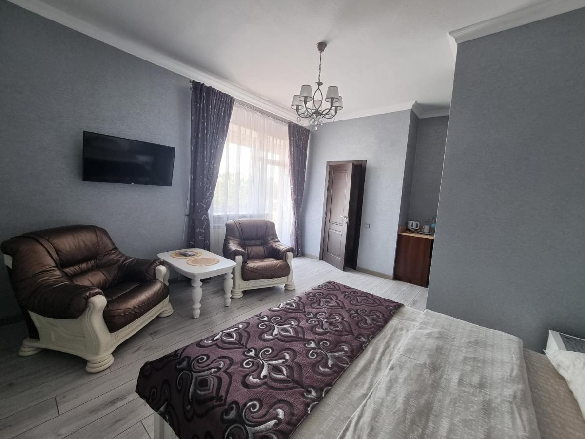 Ник Аэро Hotell Kharkiv Eksteriør bilde